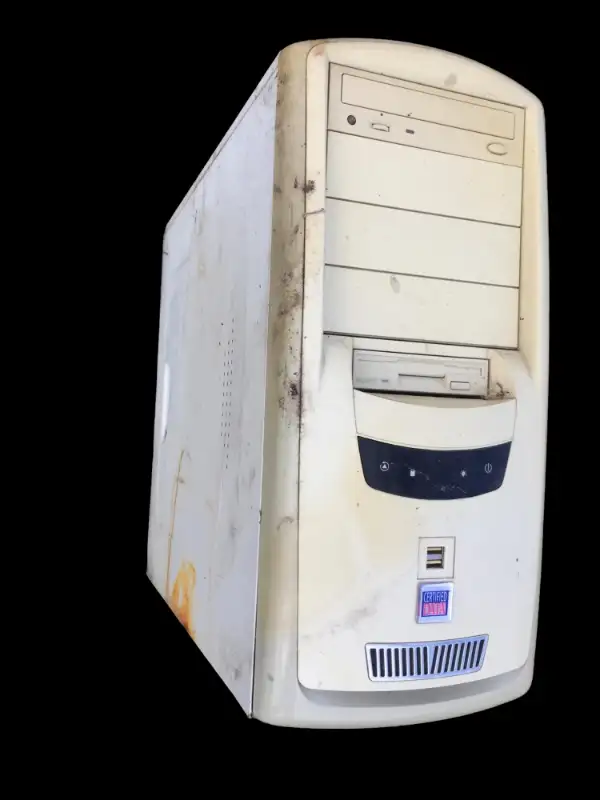 Vintage Certified Data computer tower. Desktop computer. CPU. PC in Desktop Computers in St. Albert - Image 2