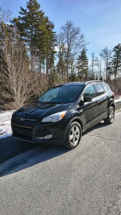 Stunning Black Metallic 2014 Ford Escape. 1.6l EcoBoost Turbo Engine. Automatic Front Wheel Drive Tr...
