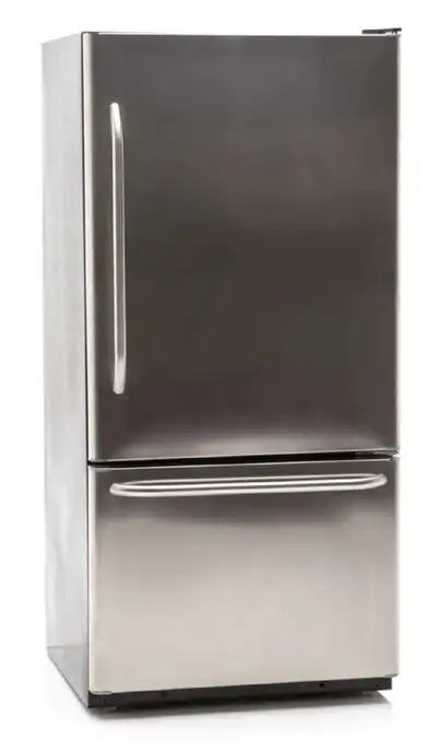Refrigerator / réfrigérateur, View more