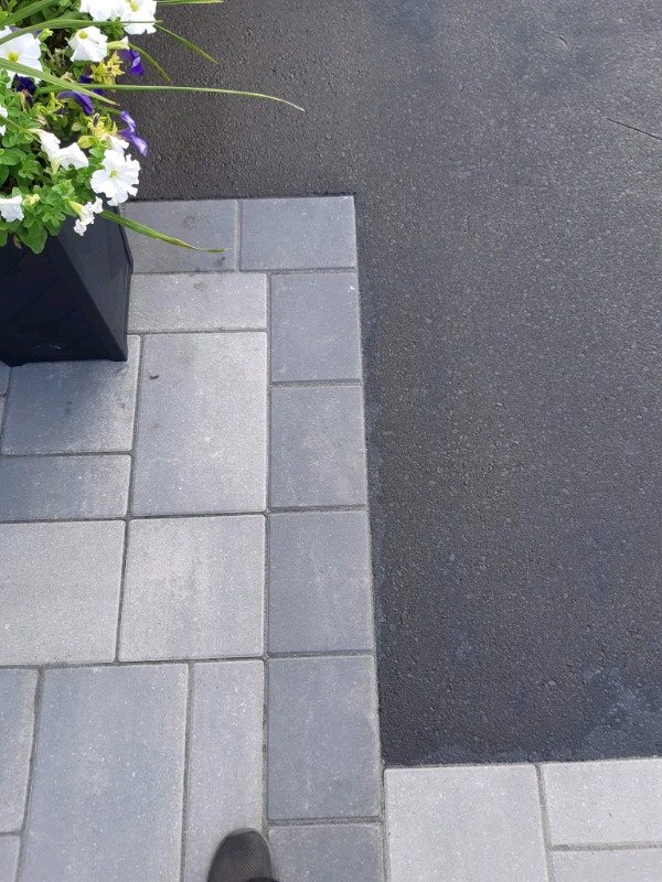 Driveway sealing and repair Interlock, Paving & Driveways Brantford