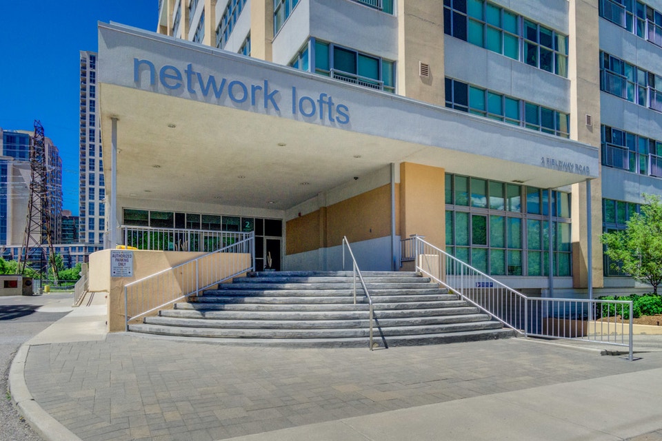 Loft for Rent 2 Bed, 2 Bath at Islignton Subway Station 2