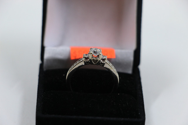 14KT White Gold Engagement Ring, Size 8,75 (#1711) in Jewellery & Watches in City of Halifax - Image 3