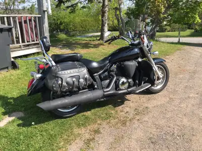 SELLing ....price is 4799$-----CASH in hand TALKS............has 28500 KM...real leather bags....nee...