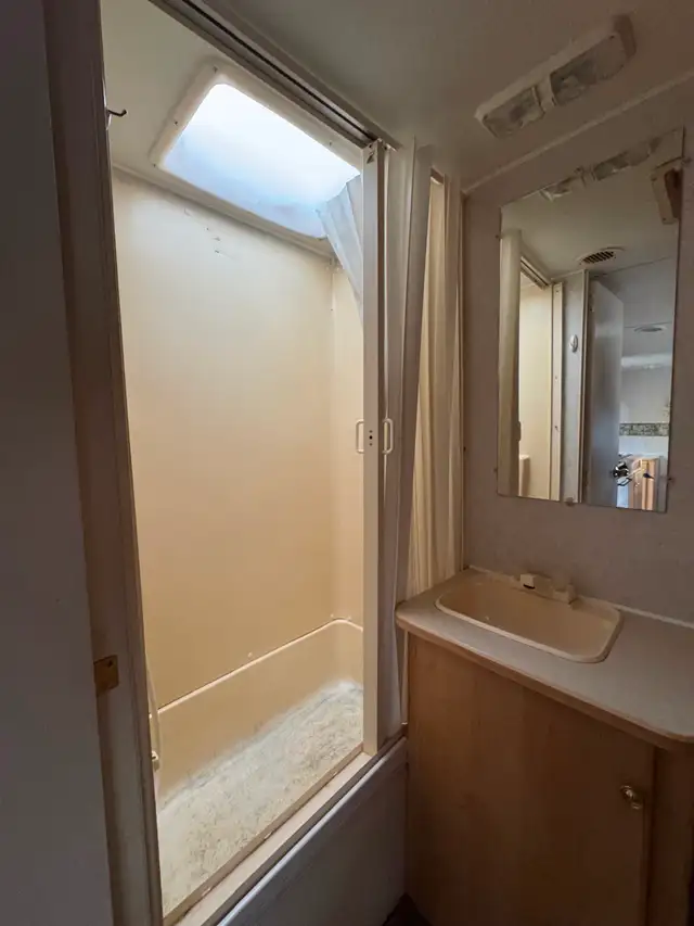 2001 Fleetwood Terry 27H 28ft Travel Trailer – Ready to Go in Travel Trailers & Campers in Kelowna - Image 10