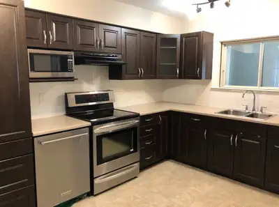 Bright and clean, 3bedrooms, 1.5 bathrooms home for rent, with a fenced yard, in the safe and histor...