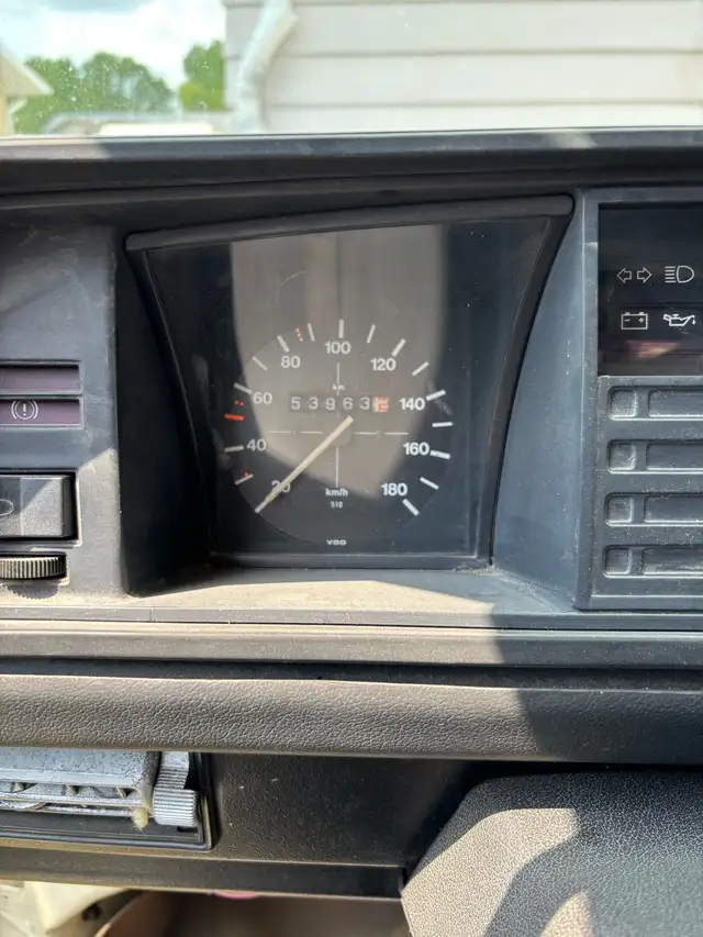 1982 Volkswagen Vanagon in Cars & Trucks in Lethbridge - Image 9