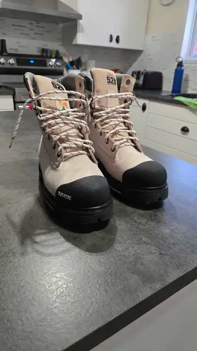 Dakota 529 CSA women's work boots, View more