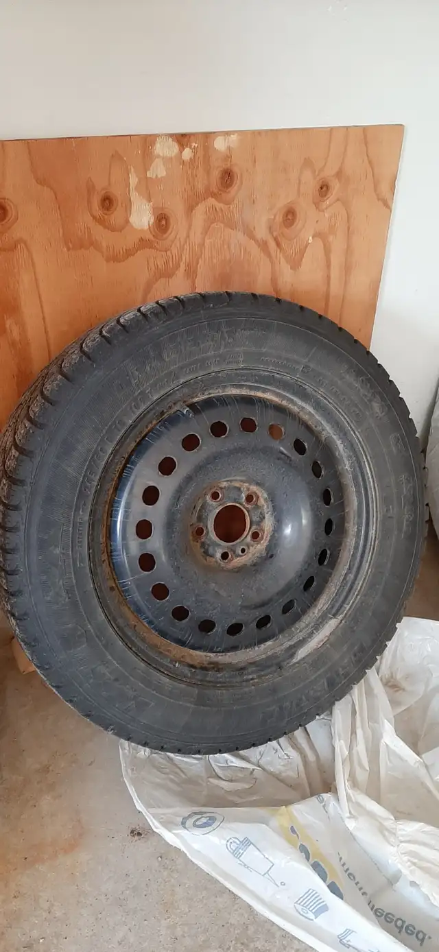 Winter tires on rims.  $500 OBO in Tires & Rims in Sudbury - Image 3