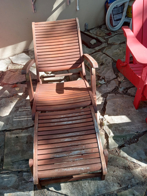 Chaise longue en teck avec coussin dans Mobilier pour terrasse et jardin  à Laval/Rive Nord - Image 4