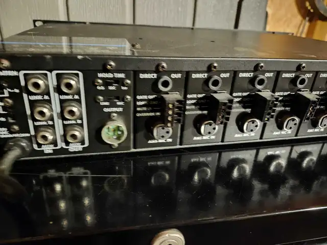 Shure AMS8000 Mixer in Pro Audio & Recording Equipment in City of Toronto - Image 9