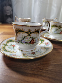 Vintage "Queens Rosina China" tea set /Service à thé $15/chacun