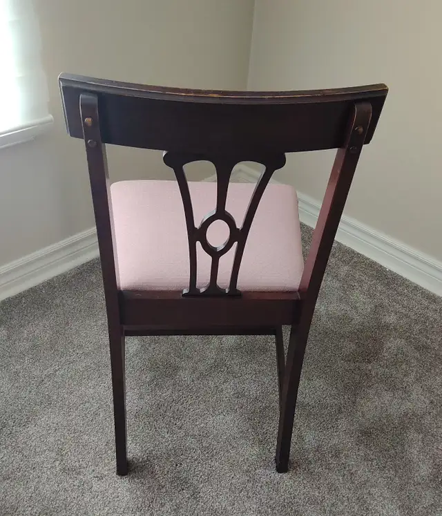 4 Dining Room Chairs in Chairs & Recliners in Markham / York Region - Image 4