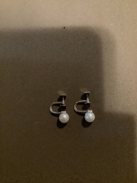 BIRKS vintage screw on pearl earrings 12 K white gold
