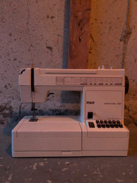 Pfaff Hobbymatic 927 Sew Machine & Case