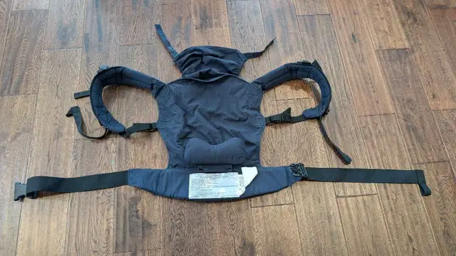 Boba Baby Carrier in Strollers, Carriers & Car Seats in Hamilton - Image 3