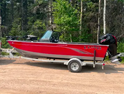 Bought new and original owner. Excellent condition with limited use. Mercury 115 Pro XS motor with s...