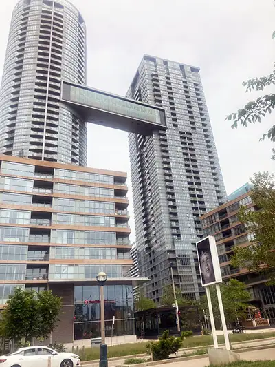 Studio Apartment for Rent (Second Floor) in Fort York Boulevard,