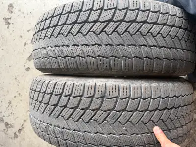 235/65/18 110T Mitchelin X-Ice Snow Set of 4 Used winter Tires 2 season user its clean & good condit...