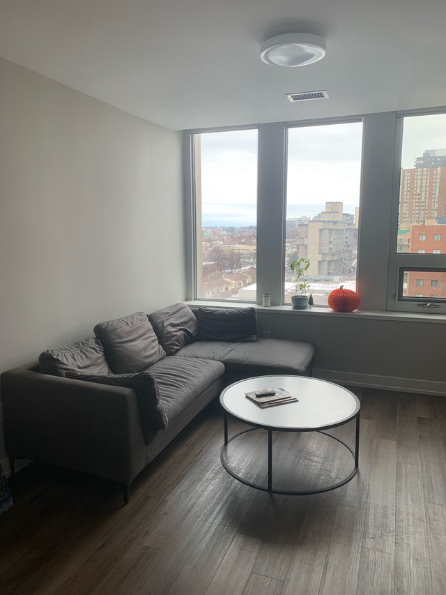 room for rent theo residence  in Room Rentals & Roommates in Ottawa