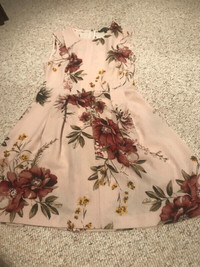 Lovely flowered dress size small