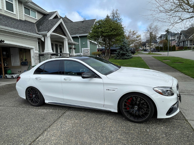 2016 Mercedes-Benz C-Class AMG C63S w/ Red & Black Interior / V8 in Cars & Trucks in Delta/Surrey/Langley - Image 3