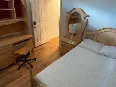 Fully furnished, pristine room, only steps from Waterloo Conestoga or University Campus - perfect fo...