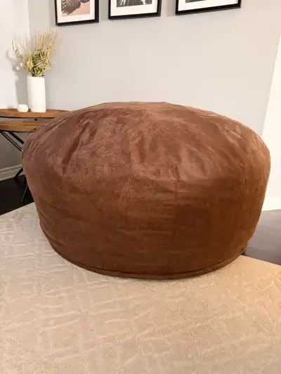 Grand pouf, View more