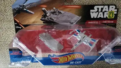 Unleash your imagination with the Hot Wheels Star Wars Starship 2 pack, featuring the sleek First Or...