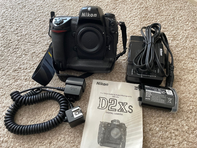 Nikon D2Xs Camera for sale. in Cameras & Camcorders in Edmonton - Image 4