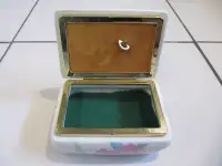 Vintage Eaton Collection Porcelain Musical Jewelry Box Cir 1960s