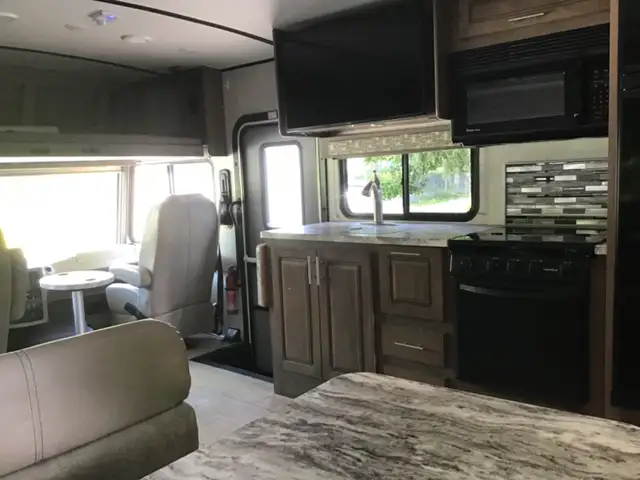 Motorisé classe A FOREST RIVER ,2019 in RVs & Motorhomes in Ottawa - Image 13