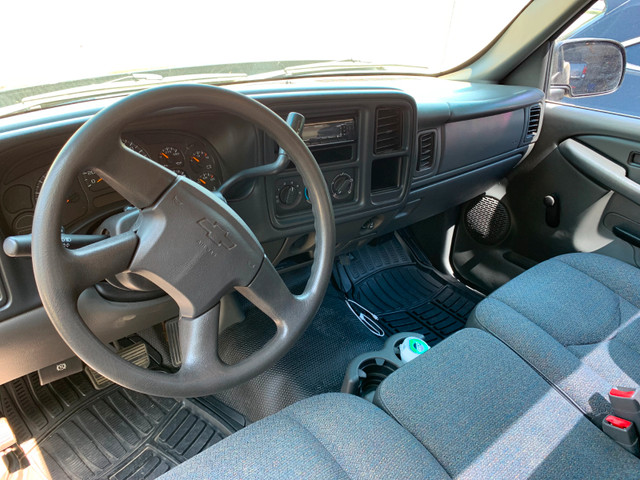 2007 Chevy Short Box in Cars & Trucks in Calgary - Image 4