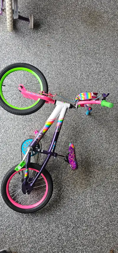 16" Kids Bike - Bright Colors/Vélo pour enfant 16" avec roues, View more