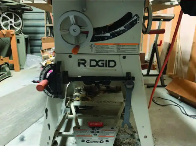 10" Ridgid table saw in Power Tools in City of Toronto - Image 4