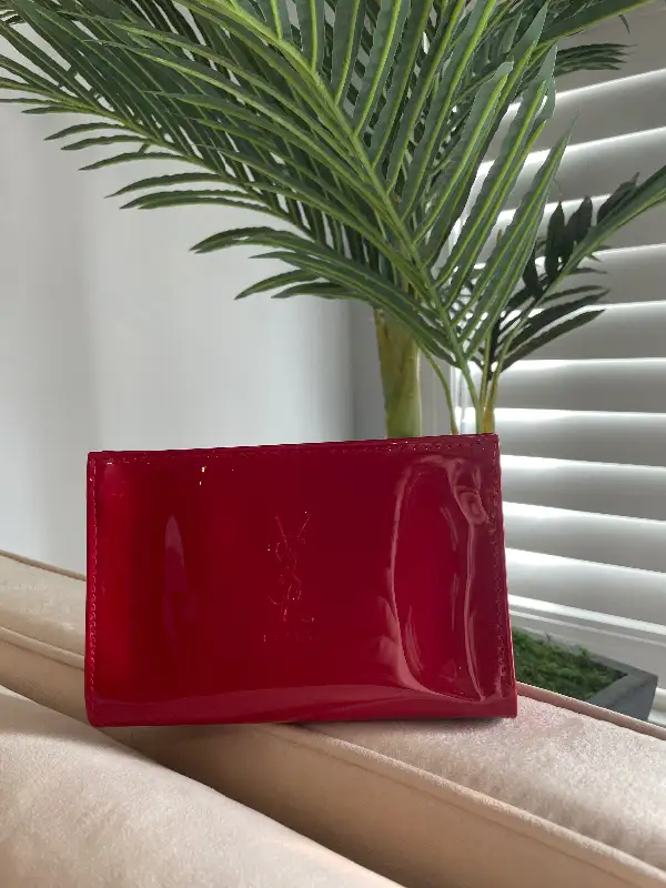 Ysl red clutch purse in Women's - Bags & Wallets in City of Toronto - Image 5