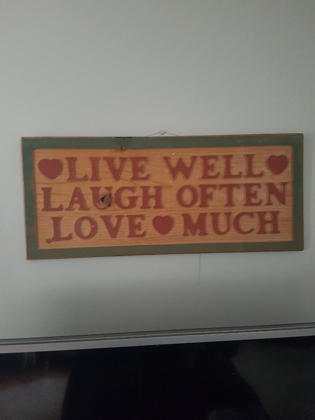 WOODEN WALL PLAQUE in Home Décor & Accents in Brockville