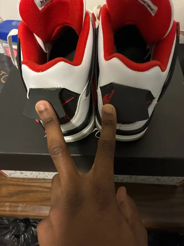 Jordan 4 fire red (2020) release in Men's Shoes in City of Toronto - Image 5
