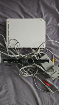 Nintendo wii , it is modded , no controllers