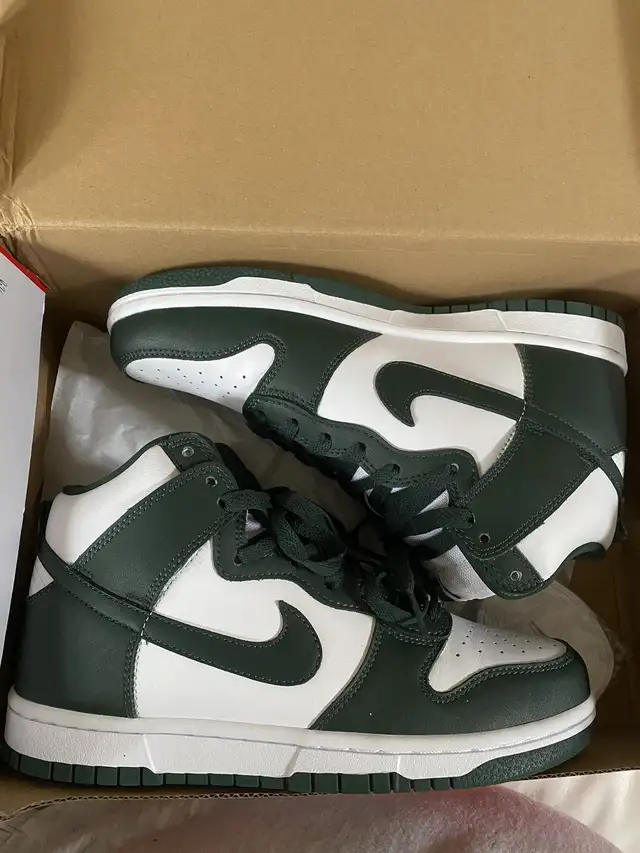 Nike dunk high in Men's Shoes in City of Montréal - Image 6