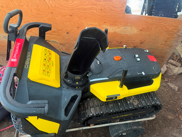 Robotic snowblower ( Yarbo) in Snowblowers in Kawartha Lakes - Image 4