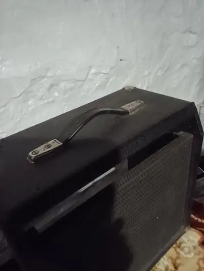 Fender Baffle 90$, View more