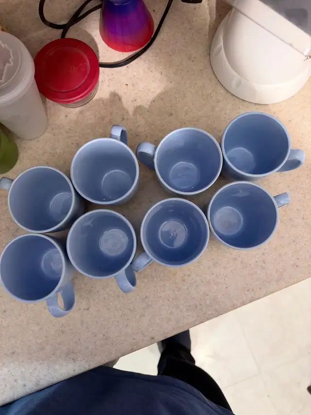 8 blue Corelle coffee cups  in Kitchen & Dining Wares in Guelph - Image 3