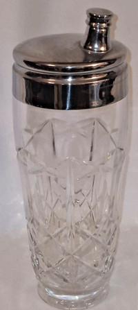 Pretty MCM Heavy Diamond Cut Crystal Clear Glass Cocktail Shaker