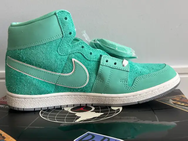 DS Nike Jordan Air Ship PE SP Corporate Got 'Em Size 9.5 in Men's Shoes in City of Toronto - Image 6