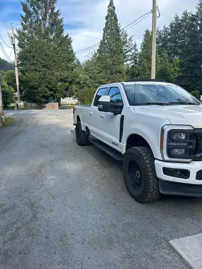 2023 Ford F350 Lariat with street appearance package 82,000 km 6.7 liter High Output Diesel 3.5” Car...