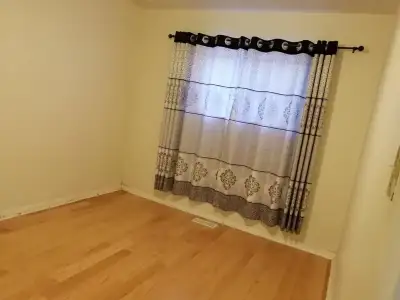 I have 3 rooms on main floor for rent. $700 each room. Shearing washroom and kitchen. 7 minutes walk...