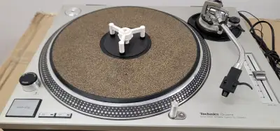 For Sale: Technics SL-1200MK2 Turntable Location: Sioux Lookout Description: Up for grabs is a legen...