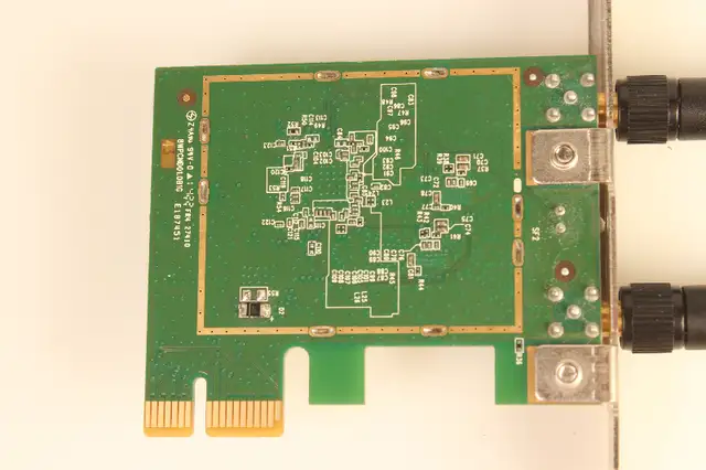 D-LINK WIRELESS N300 DUAL BAND PCI EXPRESS DESKTOP ADAPTER DWA-5 in Networking in City of Toronto - Image 7