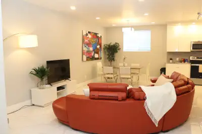 New, quiet Luxury 3BR Suite in Windermere Near Henday Drive! -Great Location in the prime prestigiou...