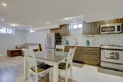 2 BEDROOMS 1 BATH APARTMENT BASEMENT FOR LEASE